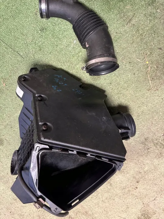 AUDI A4 A5 Q5 3.0 TDI Suodattimen Kotelo 8K0133837B image 6