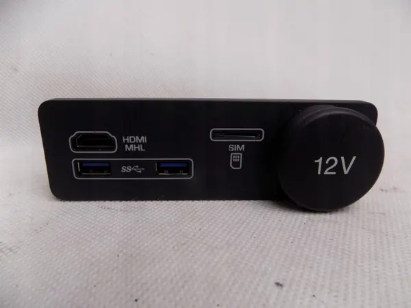 Port USB Jaguar F-Type 2018 OEM FW9319E110AD image 2