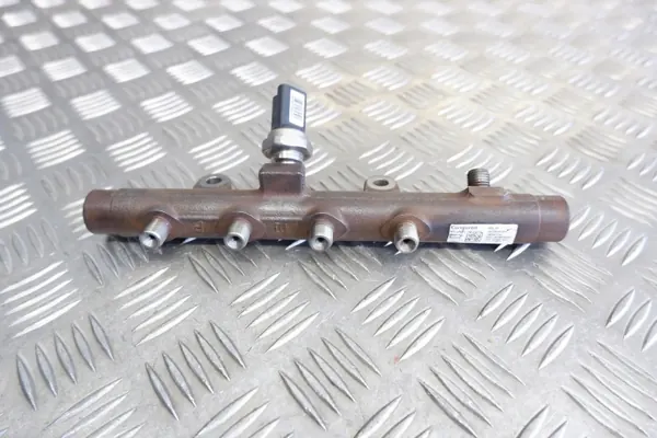 Rail d'injection Nissan OE 5WS40154 pour Qashqai image 2