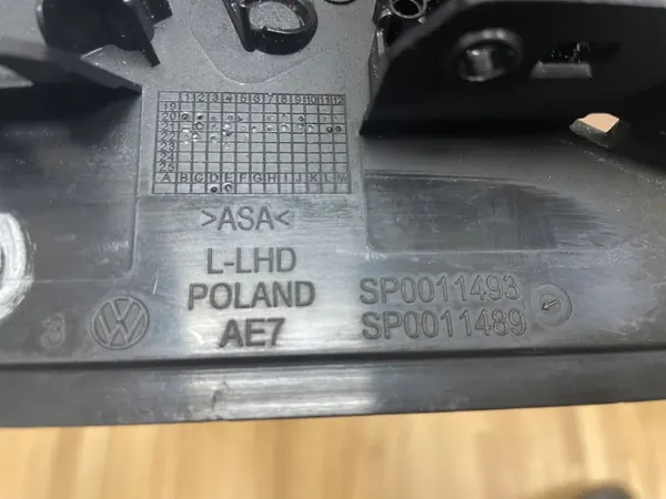 Coffret Rétroviseur Gauche OEM Skoda Enyaq IV image 4