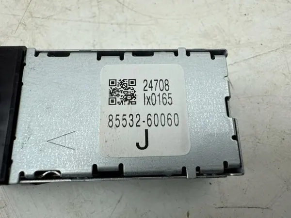 Tomada USB OEM 8553260060 para Toyota bZ4X 2024 image 6