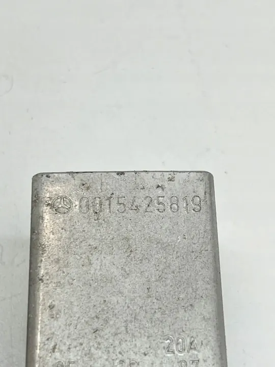 Relais OEM A0015425819 pour Mercedes-Benz SL R107 image 5