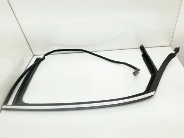 OEM 561839432A Bakrutslist för Passat B7 image 2