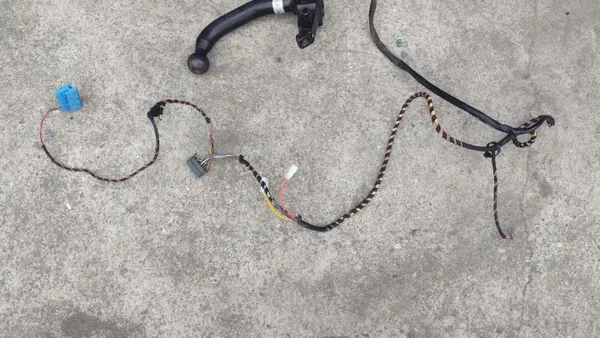 Crochet de remorquage Mercedes CLS W218 OEM WA6620024 image 3