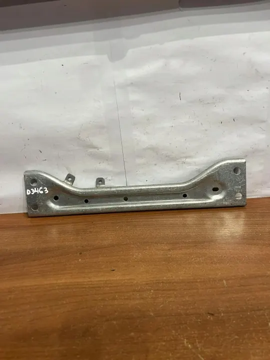 Fixation échappement OEM D3463 pour VW Passat B8 2016 image 2