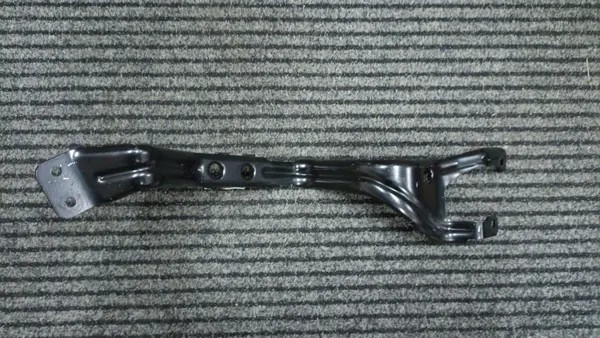 Pesulaitteen Säiliön Kiinnike OEM 68337889AC Jeep Wrangler JL image 2