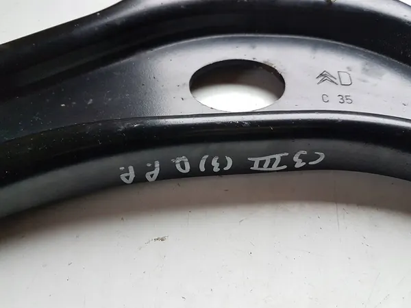 Braccio di controllo anteriore inferiore destro Citroen C3 2023 OEM image 3