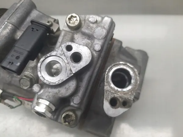 Compresor de Aire Acondicionado W205 C220 2.2 CDI A0008304400 image 9