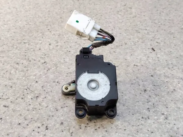 Moteur de chauffage OEM T1013878J45 pour Subaru Forester III image 2