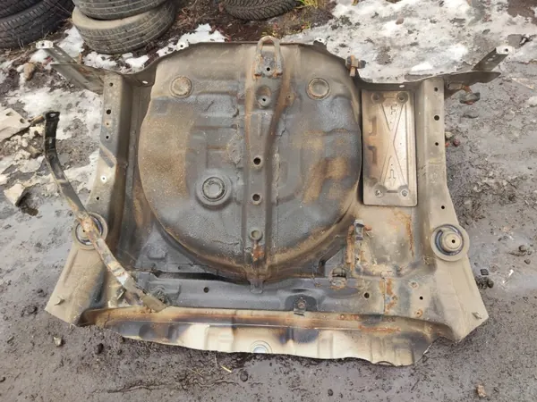 SUSWMK72 OEM Suzuki Swift MK7 Plancher Arrière Quart image 3
