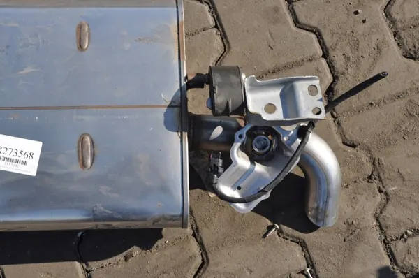 Volvo XC40 2.0 B4 Mild Hybrid Pakoputken Vaimennin OEM 32317213 image 6