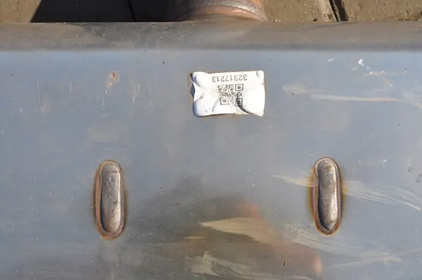 Volvo XC40 2.0 B4 Mild Hybrid Pakoputken Vaimennin OEM 32317213 image 7