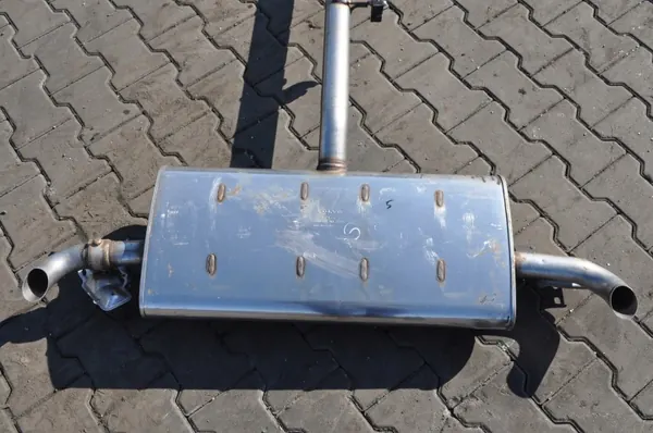 Volvo XC40 2.0 B4 Mild Hybrid Pakoputken Vaimennin OEM 32317213 image 8