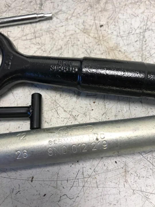 EHBO-set OEM 8K0011031K voor VW Skoda Audi image 3