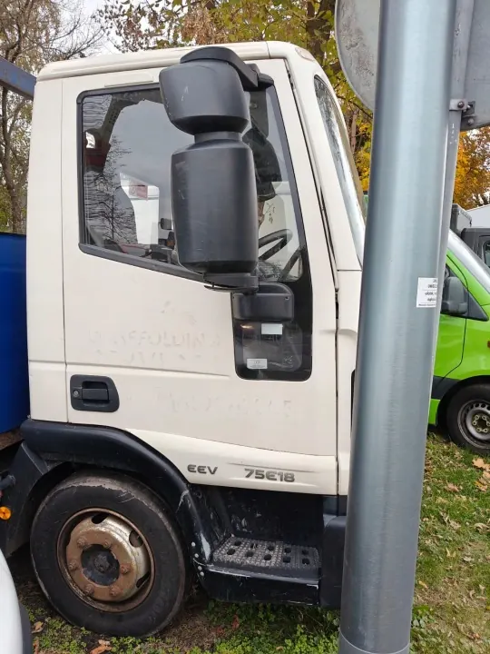 Bomba AdBlue Iveco OEM 00842468920 - Usado image 3