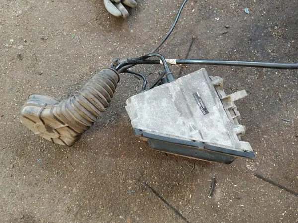 Bomba AdBlue Iveco OEM 00842468920 - Usado image 6