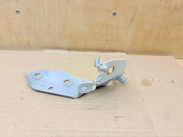 Suporte de para-lama esquerdo Renault Captur OEM 620439328 image 2