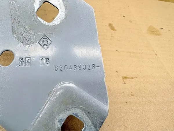 Suporte de para-lama esquerdo Renault Captur OEM 620439328 image 3