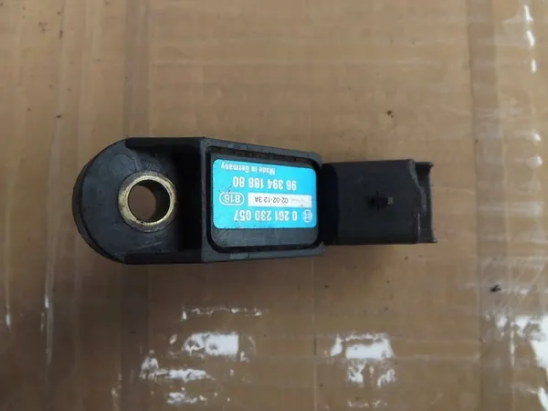 Peugeot 406 407 2.2 MAP Sensor 0261230057 image 2