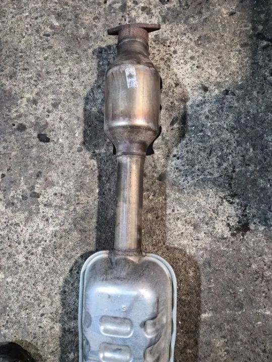 Catalyseur OEM S17303151371 pour Hyundai Sonata image 4