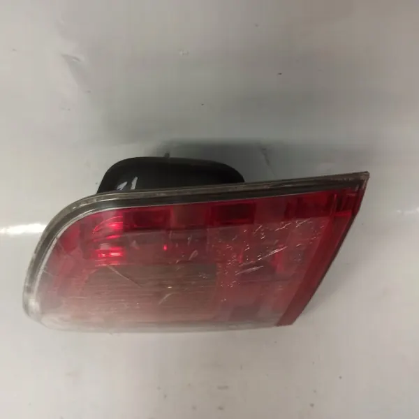 Toyota Avensis T27 Vasen Takavalo OEM 89032447A image 3