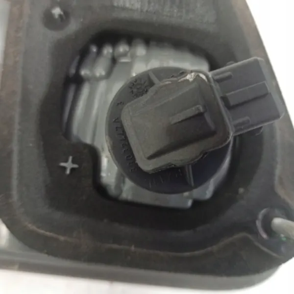Toyota Avensis T27 Vasen Takavalo OEM 89032447A image 9