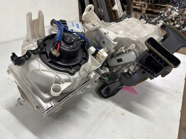 Verwarmingsaggregaat 1999 Lexus LS 400 1940005093 image 4