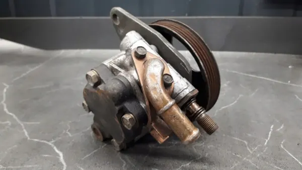 Stuurbekrachtigingspomp Mazda 2 DY gebruikt OEM image 3