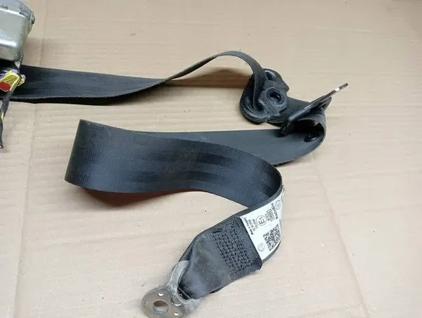 Seat belt tensioner Yeti Skoda OE 5L0857702A image 2