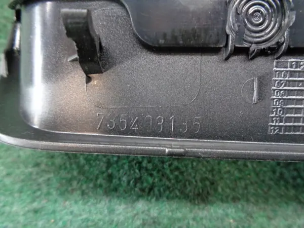 Grille de commutation d'urgence Fiat Linea OEM 735403135 image 7