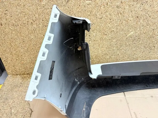 Para-choques traseiro Fiat Doblo II OEM 735473501 com PDC image 7