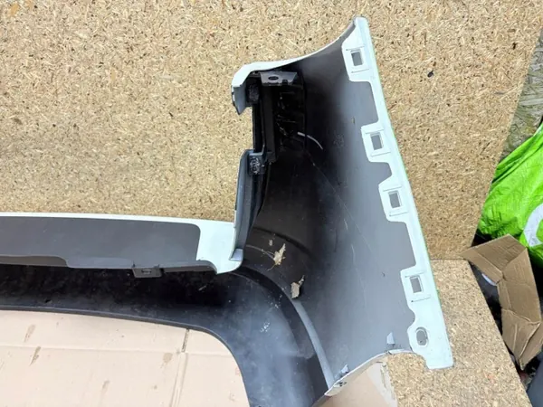 Para-choques traseiro Fiat Doblo II OEM 735473501 com PDC image 9