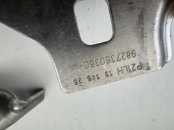 Opel OE 9827360180 Frambalk Fäste Vänster/Höger image 3