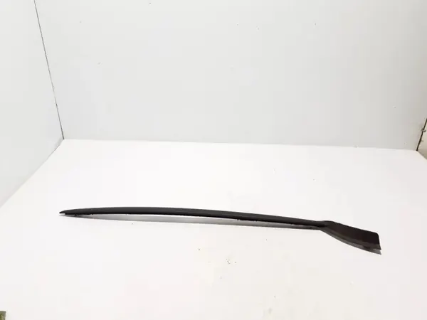 Volvo C40 vänster framrutslist OEM 32262940 image 2
