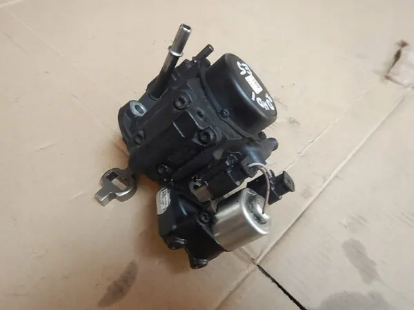 Pompe à injection Delphi 9424A050A pour Citroen Ford Peugeot image 4