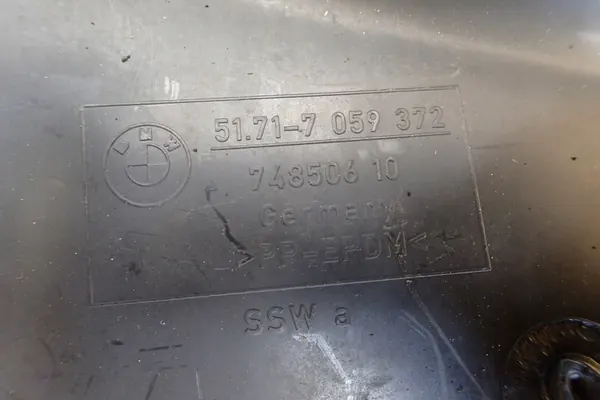 BMW 1 E87 04- Right Front Wheel Arch 51717059371 OE image 4