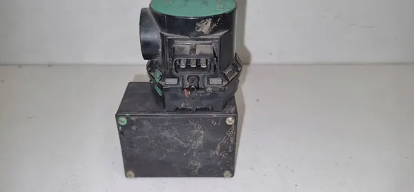 VW Skoda Audi Centrallås Pump 443862257A image 2