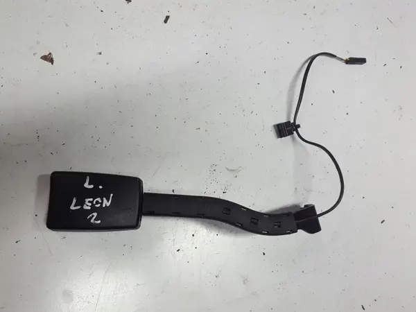 SEAT Leon 2 främre vänster bälteslås OEM 5P0857755F image 2