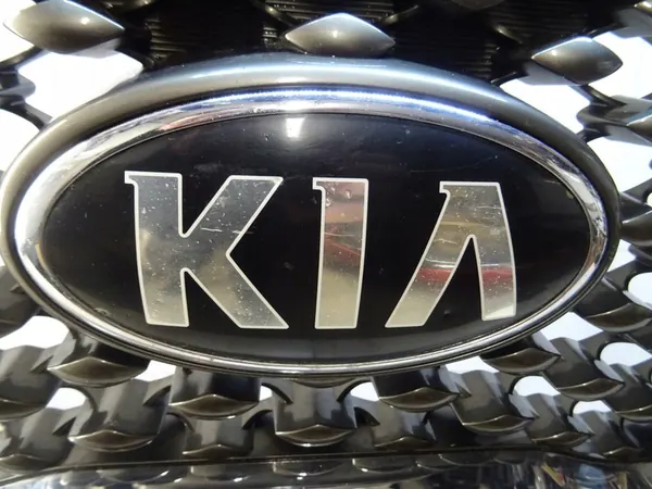 KIA SORENTO III Parachoques Delantero 86511-C5000 image 9