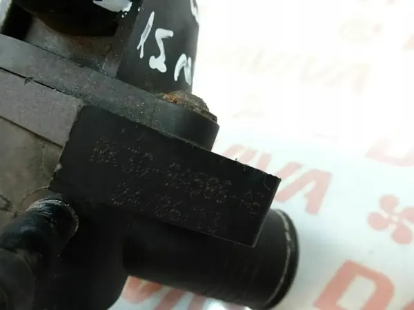 Termostato / Carcasa de Termostato BK3Q-8A586-AB 2014 image 6