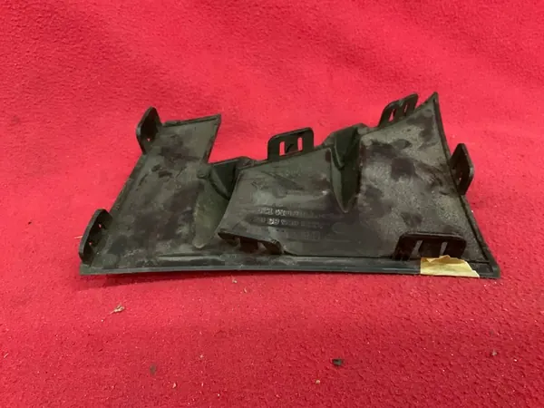 Grille de pare-chocs avant droit Mercedes C-Class W205 AMG OEM image 4