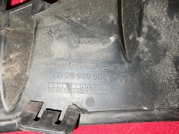 Grille de pare-chocs avant droit Mercedes C-Class W205 AMG OEM image 5