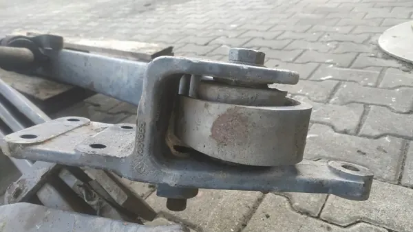DAF 1440499 Federaufnahme vorne image 3