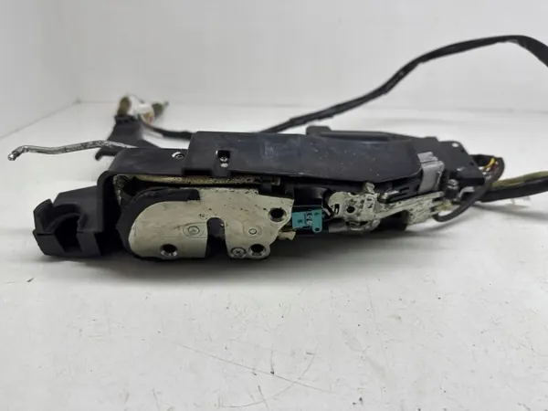 OEM 6911050030 Arrêt de porte avant Lexus LS 430 image 4