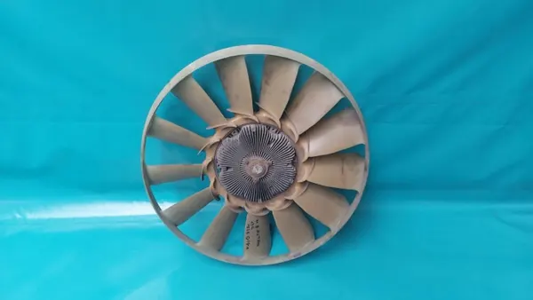 Ventilador Mercedes Actros MP4 OEM A4702000422 - Usado image 2