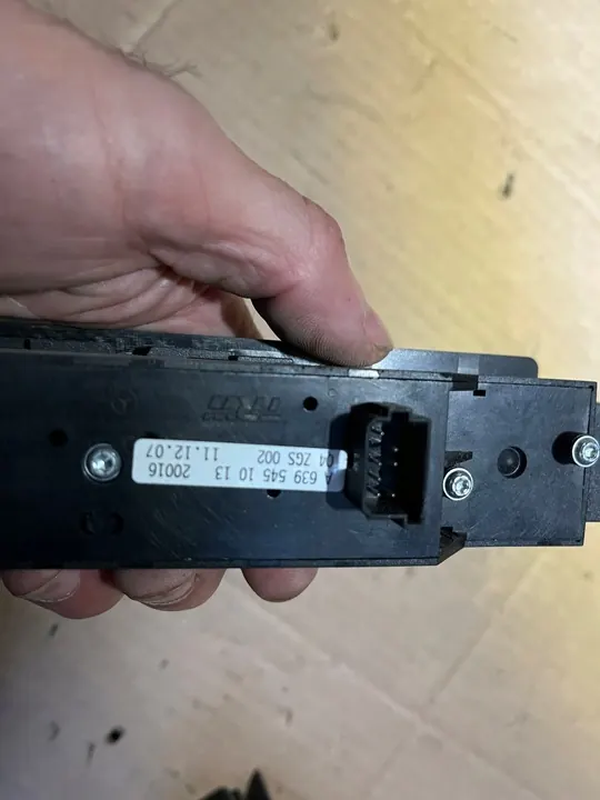 Linker raambediening Mercedes Vito 639 06-13 A6395451013 image 2