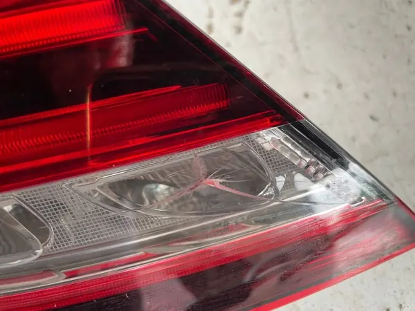 Linker achterlicht voor Mercedes C-Class W205 image 4