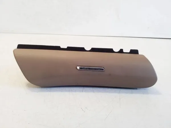 Cendrier porte arrière droit OEM 7P5857952 Porsche Cayenne image 2