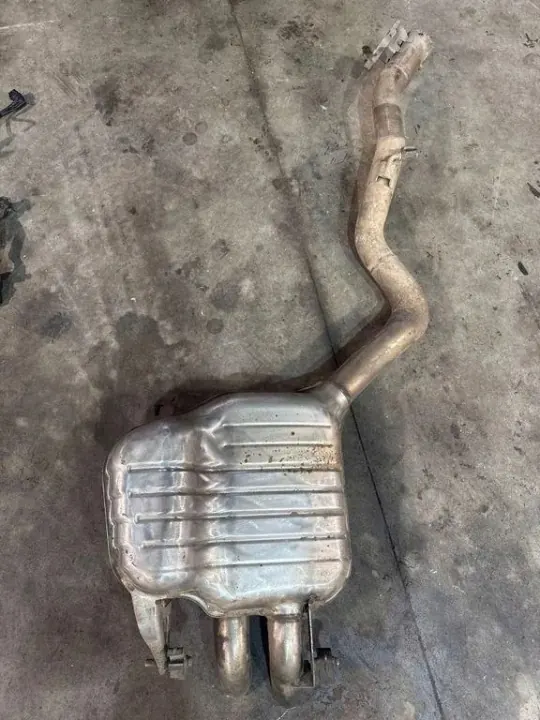 Mercedes Auspufftopf OEM A2134918400 - Gebraucht image 2