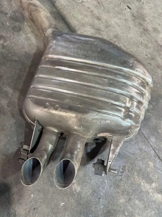 Mercedes Auspufftopf OEM A2134918400 - Gebraucht image 3